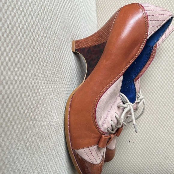 Poetic License Heels - Picture 3 of 3